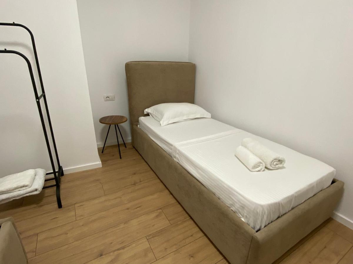 Brand New Apts Located At The City'S Main Square-100 Mbs Wifi Durres Exterior photo