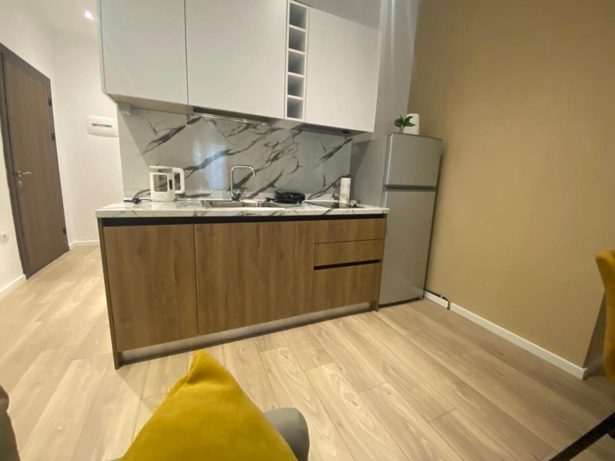 Brand New Apts Located At The City'S Main Square-100 Mbs Wifi Durres Exterior photo