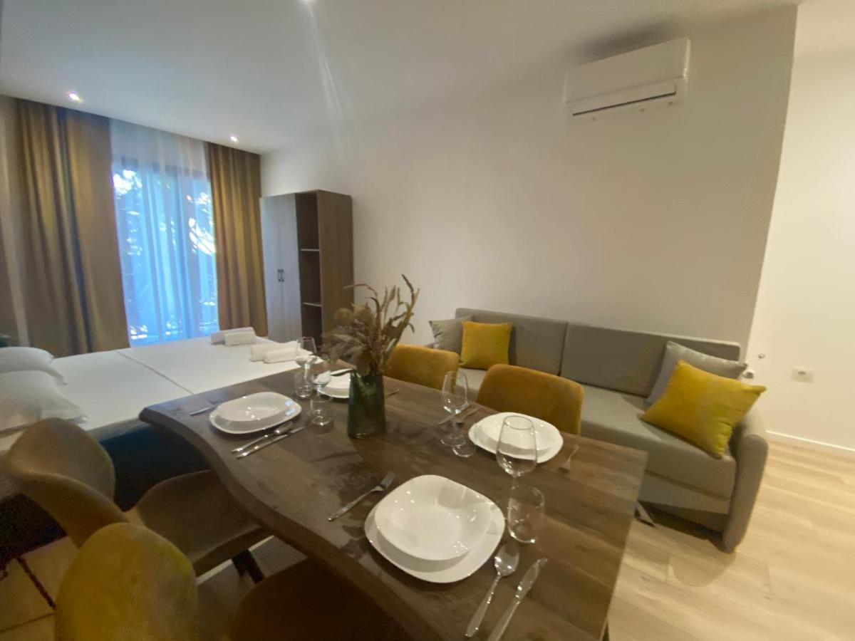 Brand New Apts Located At The City'S Main Square-100 Mbs Wifi Durres Exterior photo