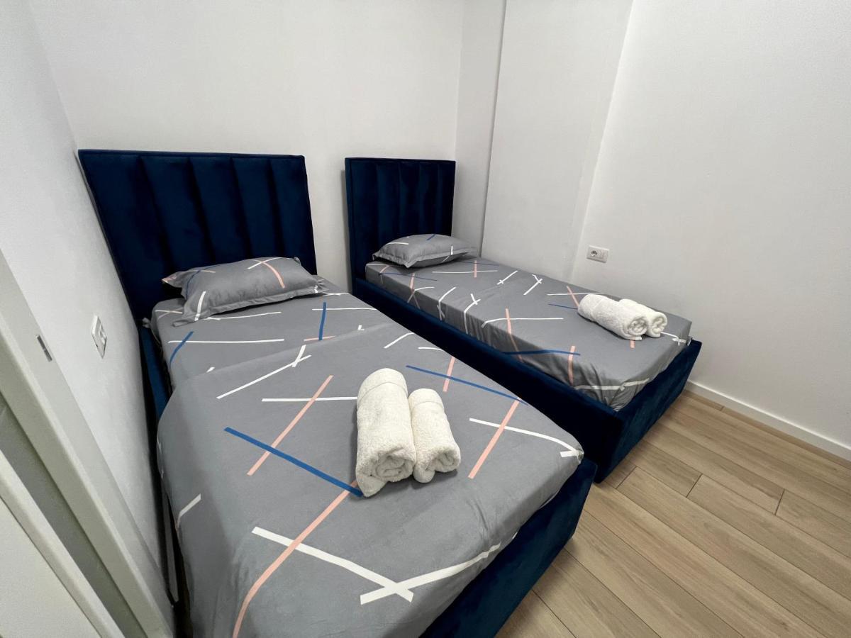 Brand New Apts Located At The City'S Main Square-100 Mbs Wifi Durres Exterior photo