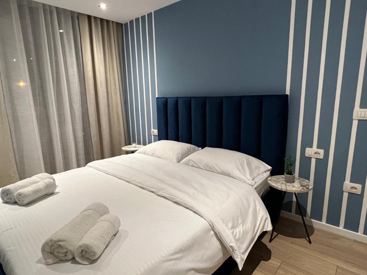 Brand New Apts Located At The City'S Main Square-100 Mbs Wifi Durres Exterior photo