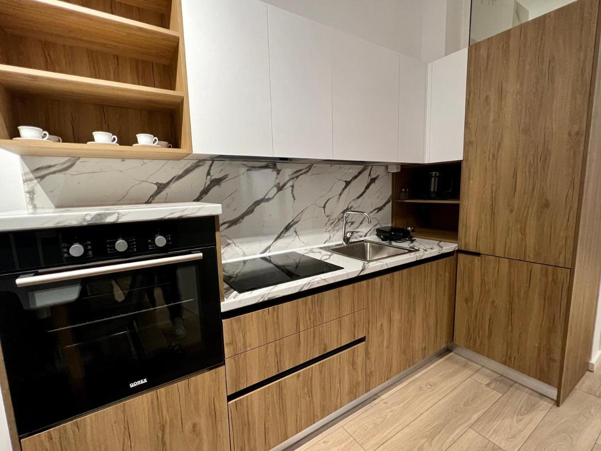 Brand New Apts Located At The City'S Main Square-100 Mbs Wifi Durres Exterior photo