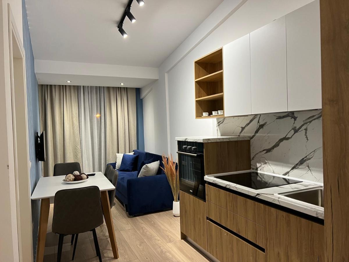 Brand New Apts Located At The City'S Main Square-100 Mbs Wifi Durres Exterior photo