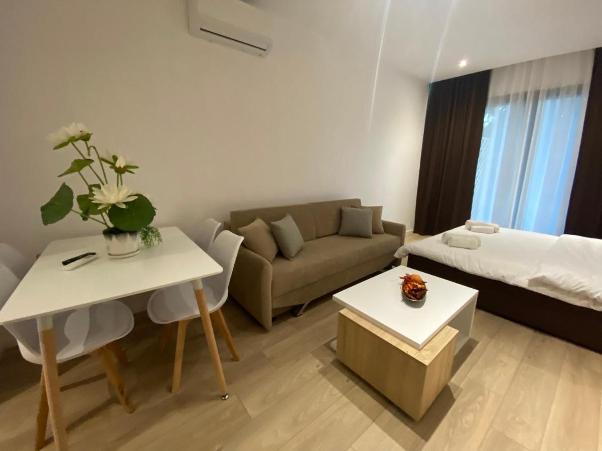 Brand New Apts Located At The City'S Main Square-100 Mbs Wifi Durres Exterior photo
