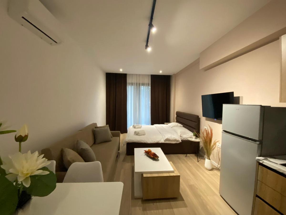 Brand New Apts Located At The City'S Main Square-100 Mbs Wifi Durres Exterior photo